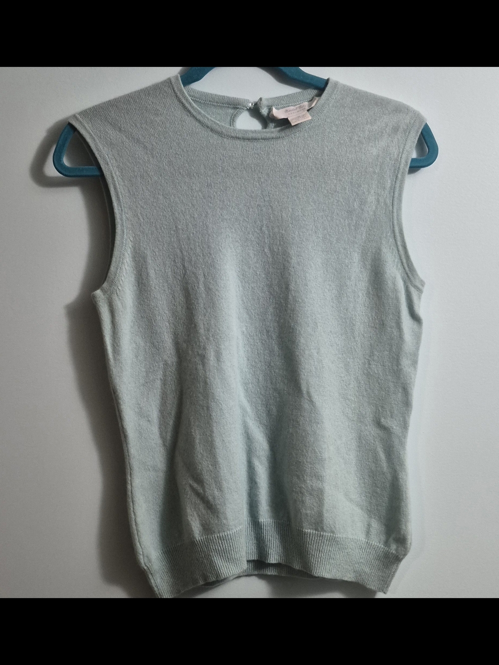 MARSHALL FIELDS 100% Cashmere Sleeveless Pullover Sweater